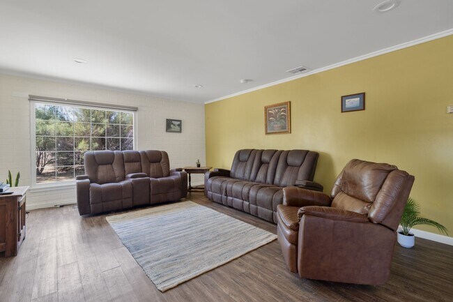 Building Photo - Quiet Desert Home - BONUS ROOM CONVERTING ...