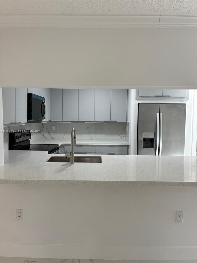 Building Photo - 9040 SW 125th Ave