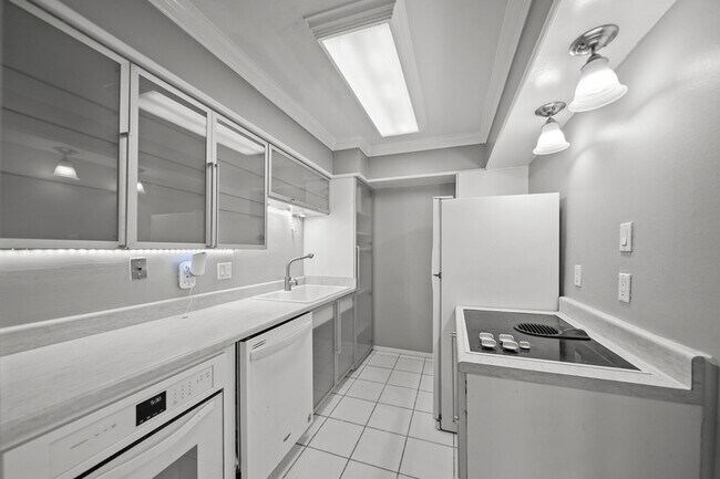 Building Photo - 4040 San Felipe St