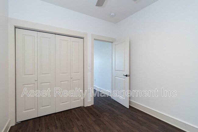 Building Photo - 1120 Franck St