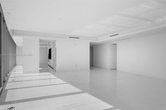 Building Photo - 300 Biscayne Blvd Way