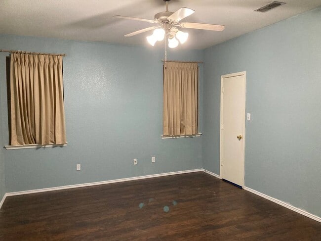 Building Photo - 3705 Cattlebaron Dr