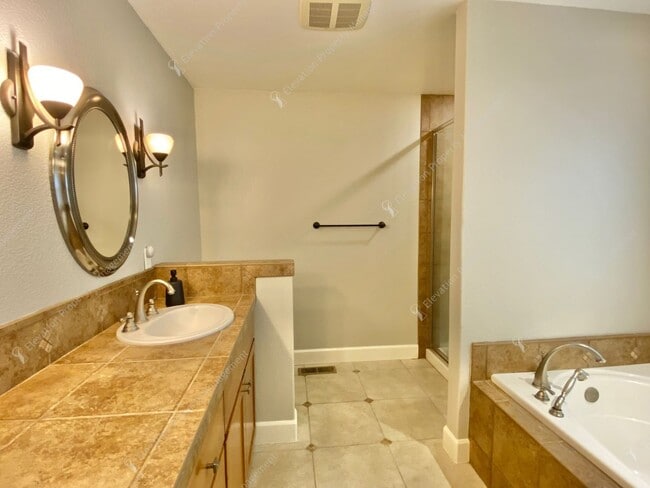 Building Photo - Northwest Crossing Gem! Bonus Office and Family Room