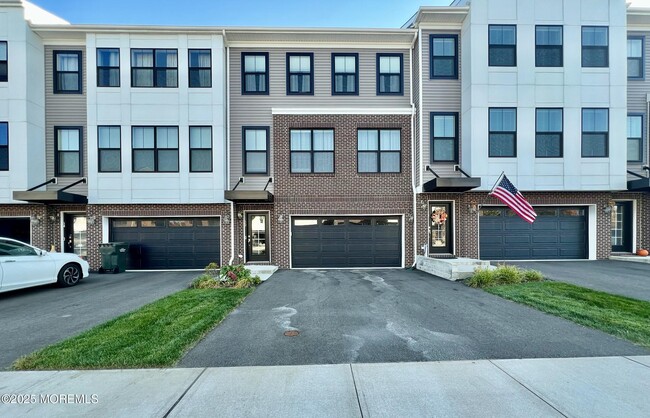 Primary Photo - 32 Mariveles Wy