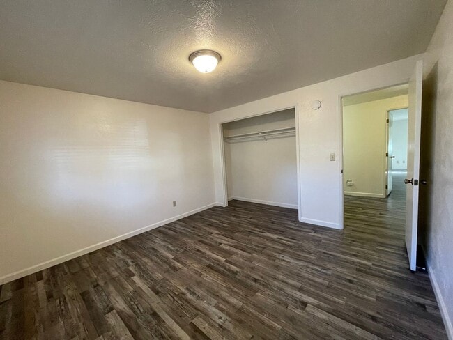 Building Photo - 3 bedroom, 2 bathroom, in East Medford