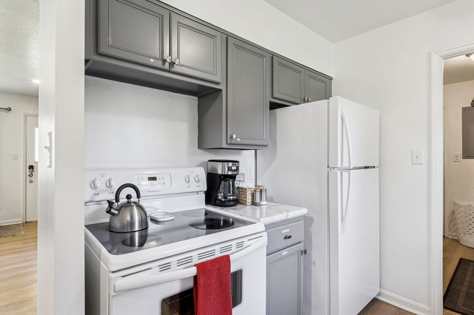 Building Photo - 6484 Aylesworth Dr