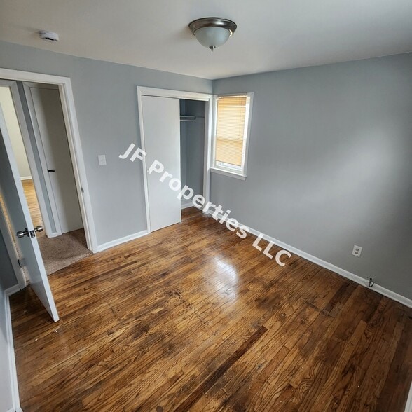 Building Photo - 4818 E 86th St