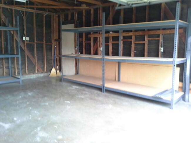 Building Photo - Great 3-bedroom, 2 bath home in Tustin Mea...