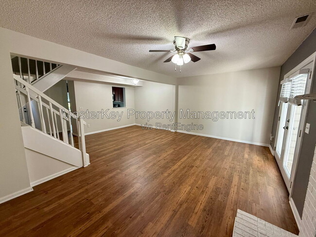 Building Photo - 323 Riverwalk Cir
