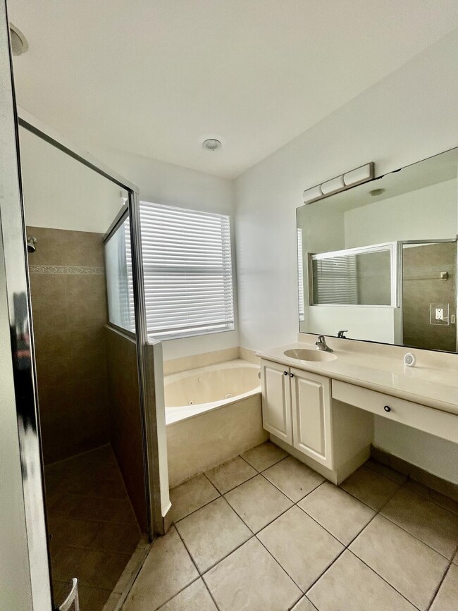 Building Photo - 325 Mulberry Grove Rd