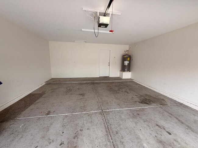 Building Photo - 11914 W Corrine Dr