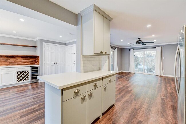 Building Photo - 6306 Riverview Way