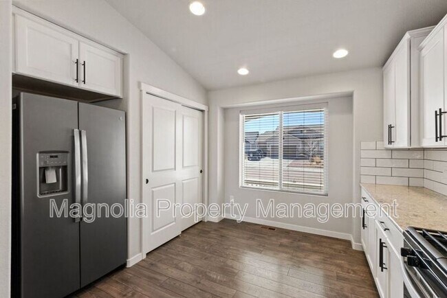 Building Photo - 9340 Blue Birch Ct