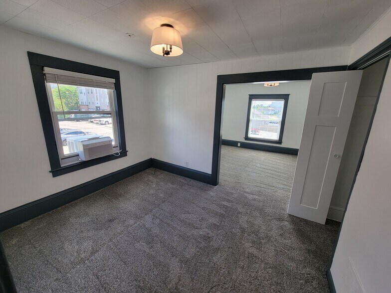 Dining Room - 607 Manchester St