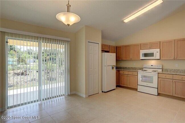 Building Photo - 8876 98th Ct