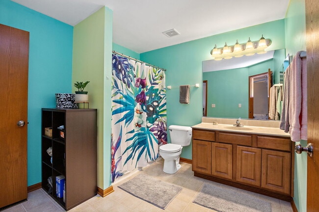 Building Photo - 1661 Cameron Dr