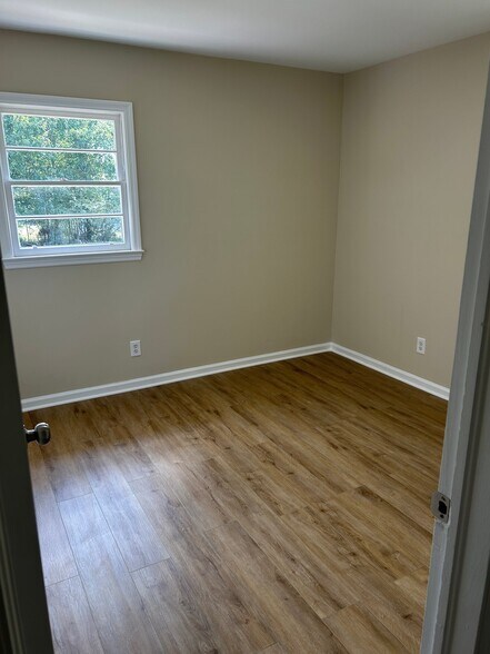 Building Photo - 665 S Wildwood Dr