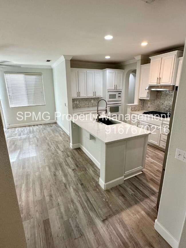 Building Photo - 5755 Bridgecross Dr