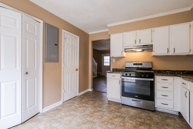 Building Photo - 11010 Highridge Ct