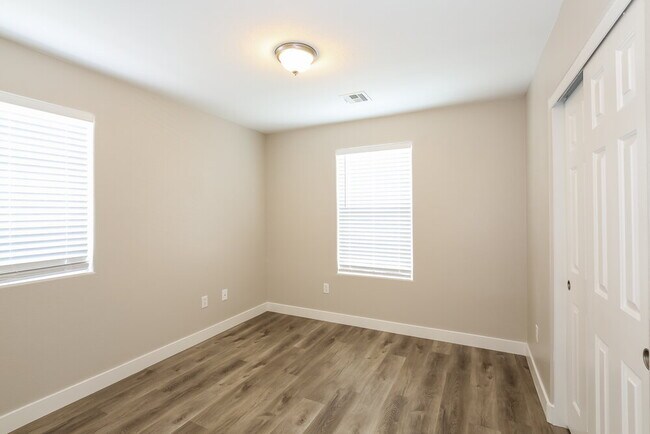 Building Photo - 9466 Havasu Canyon Ave
