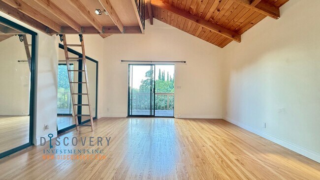 Building Photo - 1089 Warfield Ave