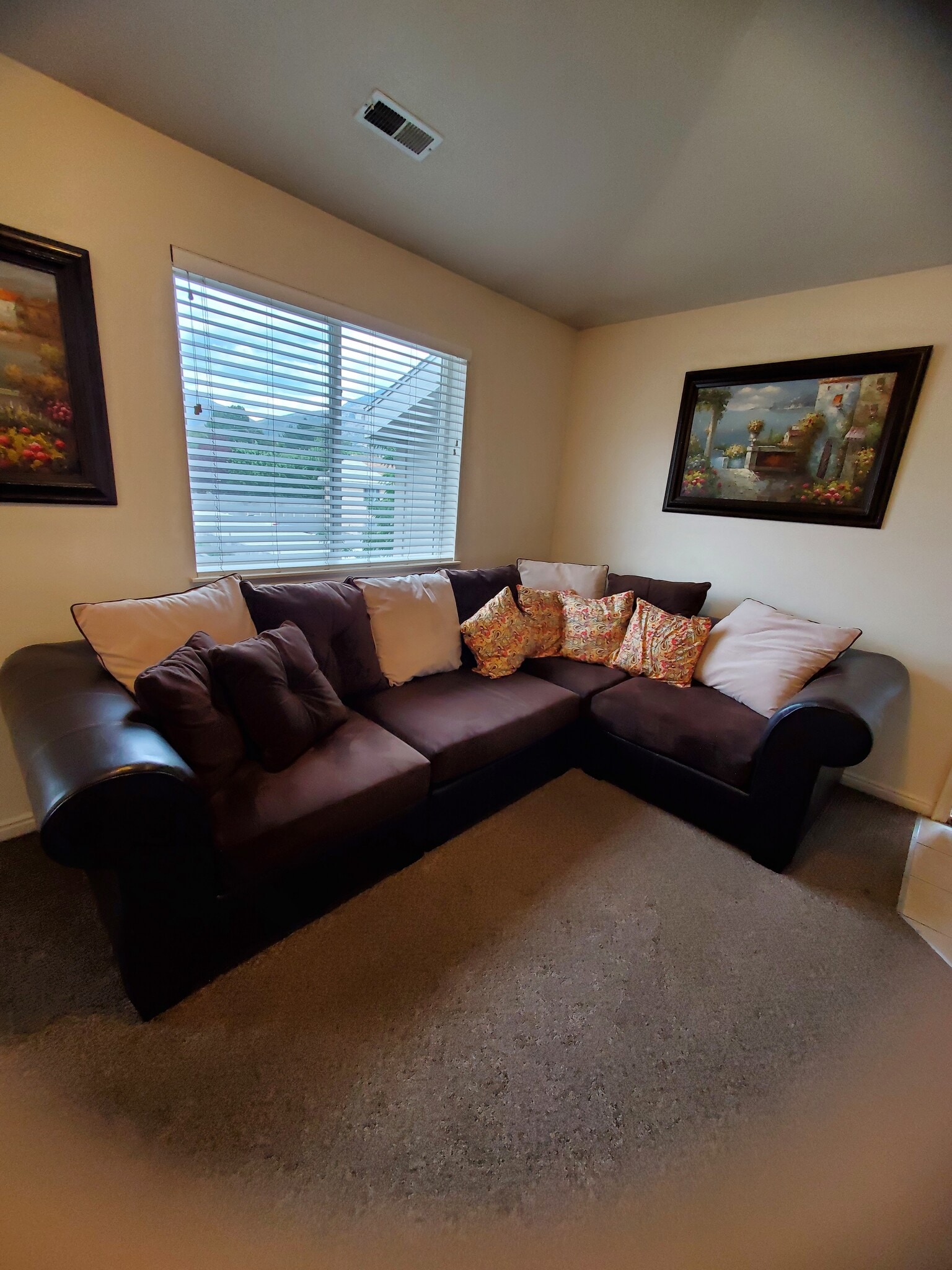 Building Photo - 1937 N Canyon Rd #304