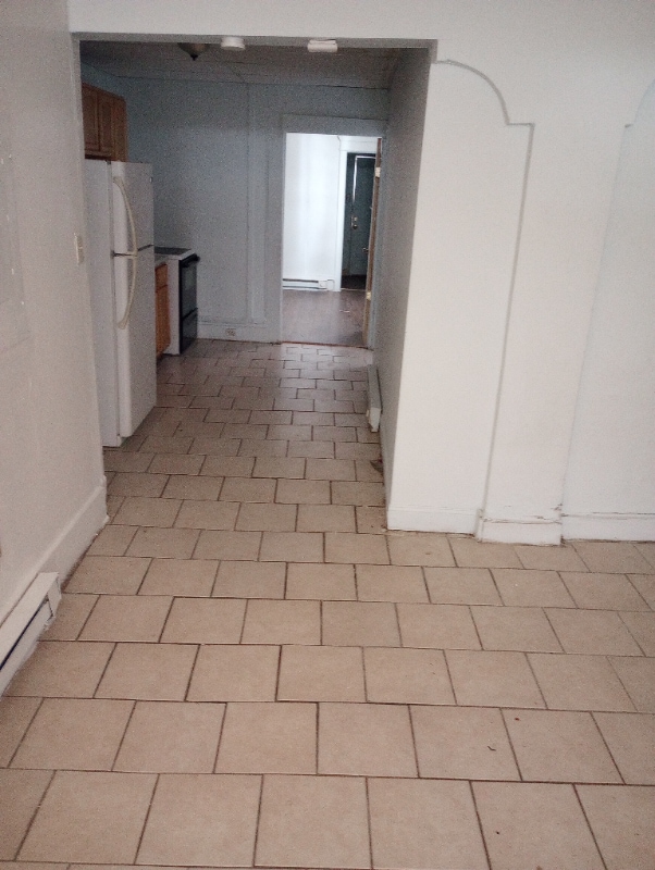 Building Photo - 31xx W Euclid Ave