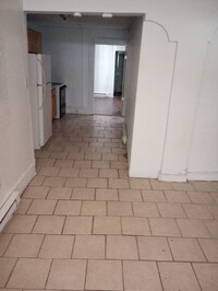 Building Photo - 31xx W Euclid Ave