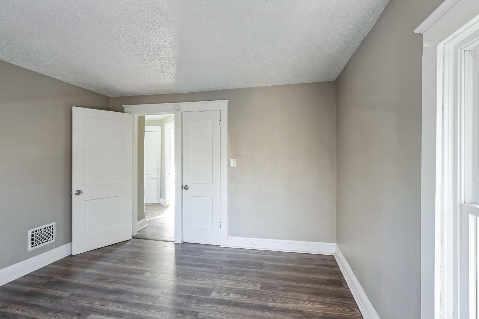 Building Photo - 1573 Jermain Dr