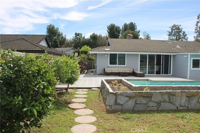 Building Photo - 761 W Country Hills Dr