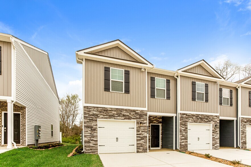 Building Photo - 2451 Legg Ln