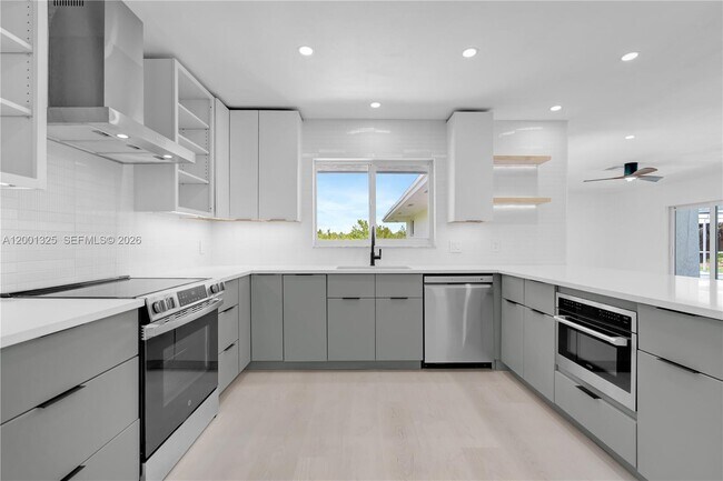 Building Photo - 9125 SE Karin St