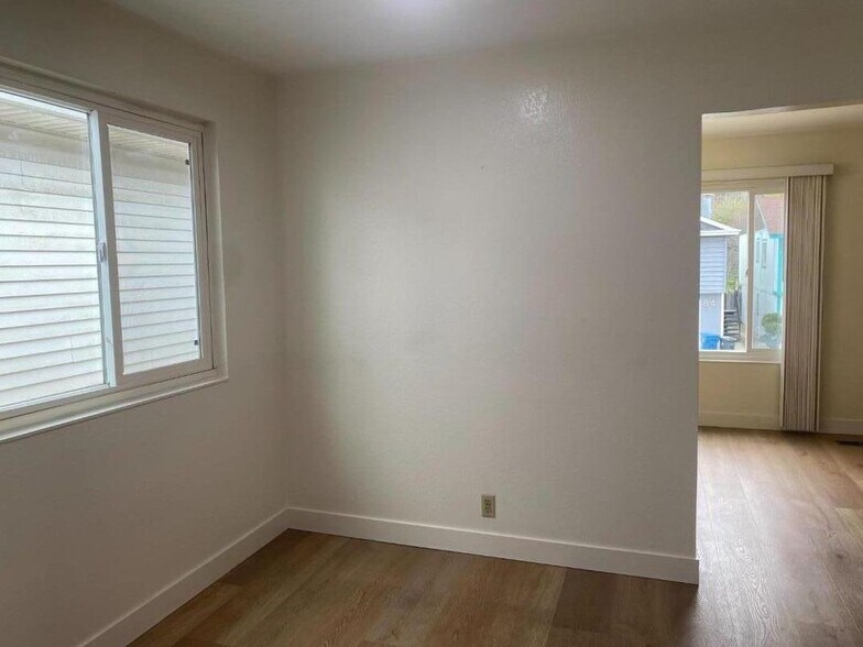 Building Photo - 81 Camelot Ct