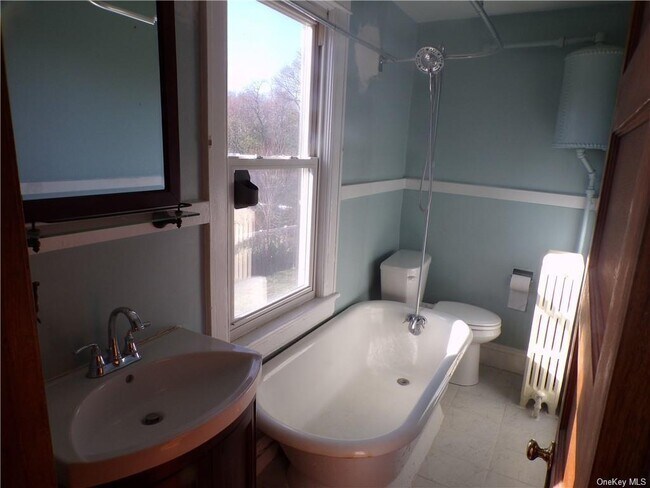 Building Photo - 38 Algernon St