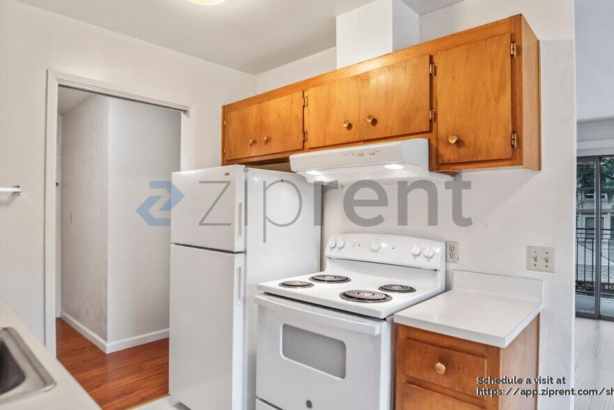 Building Photo - 321 Athol Ave