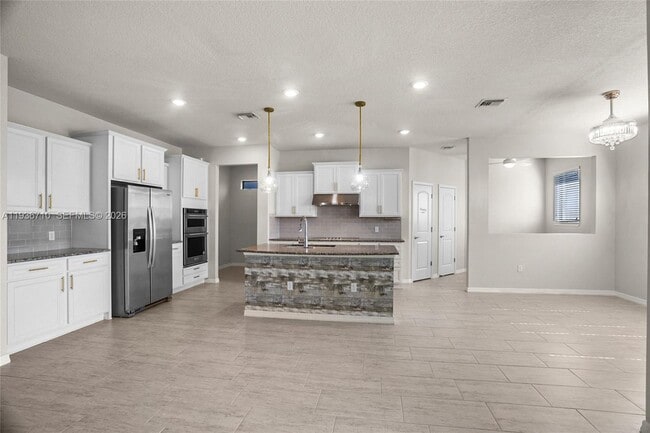 Building Photo - 8197 Hanoverian Dr