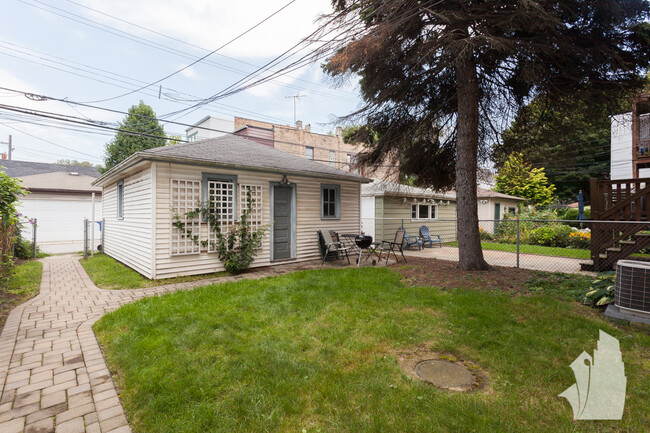 Building Photo - 2108 W Addison-1