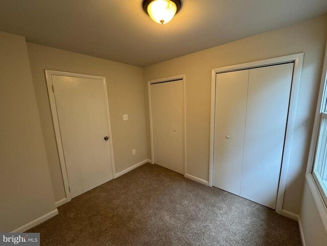 Building Photo - 5140 Redbud Rd