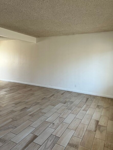 Building Photo - 2770 Glenwood Pl