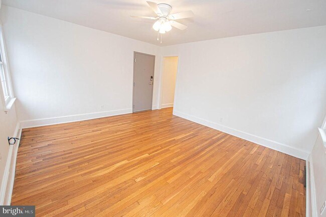 Building Photo - 308 N Division St