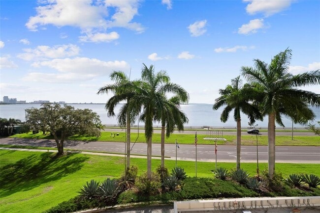 Building Photo - 3301 Bayshore Blvd