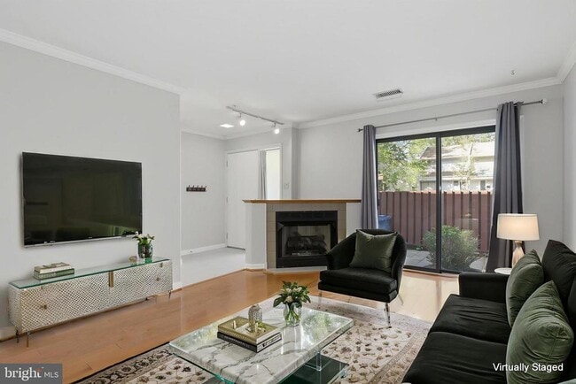 Building Photo - 2369 Southgate Square