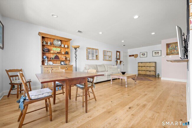 Building Photo - 108 Southport Woods Drive