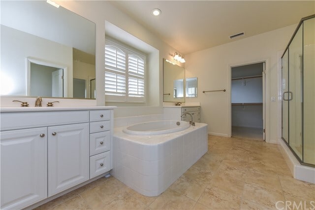 Building Photo - 42 Twin Gables