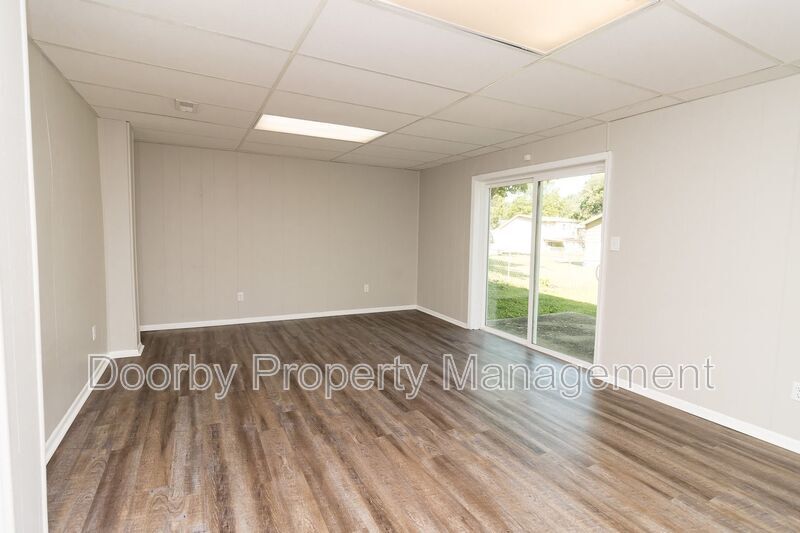 Building Photo - 1345 Cenora Ln