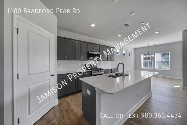 Building Photo - 1100 Bradford Pear Rd