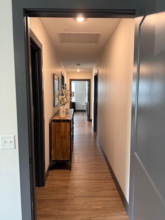 Building Photo - 100 Quartz Knl