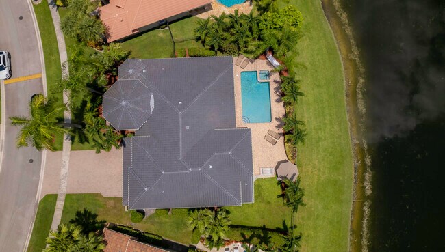 Building Photo - 10849 Bal Harbor Dr