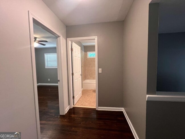 Building Photo - 1947 Kenwood Pl SE