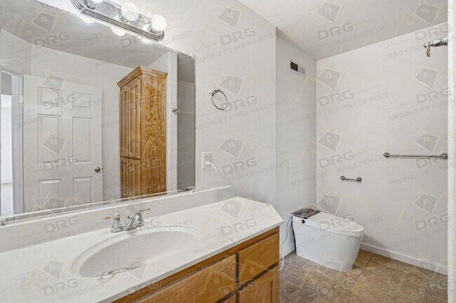 Building Photo - 9166 Jalisco Way